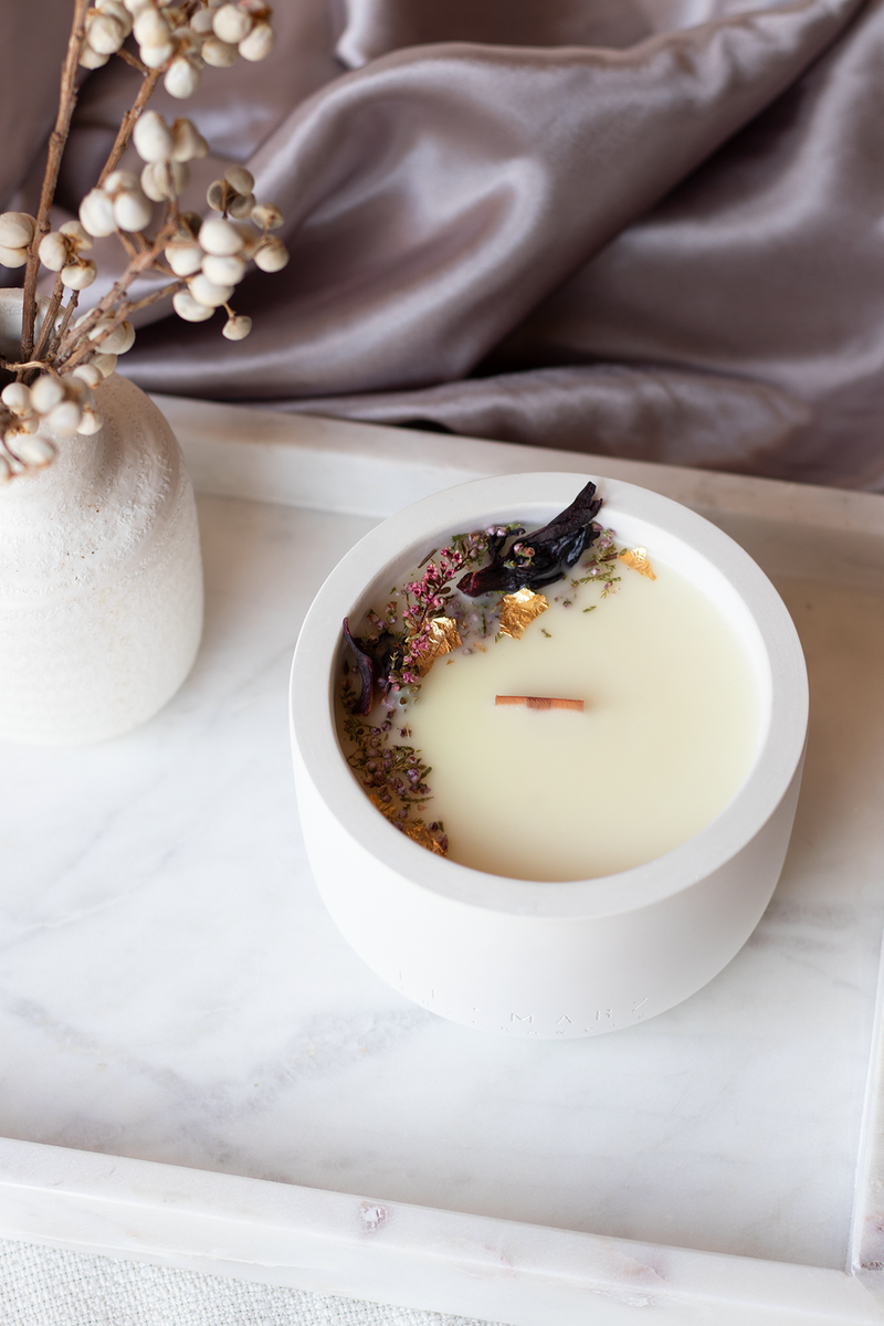 Japanese Honeysuckle – Hay & Bear Candles