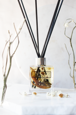 Load image into Gallery viewer, English Pear &amp; Freesia Reed Diffuser
