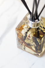 Load image into Gallery viewer, English Pear &amp; Freesia Reed Diffuser
