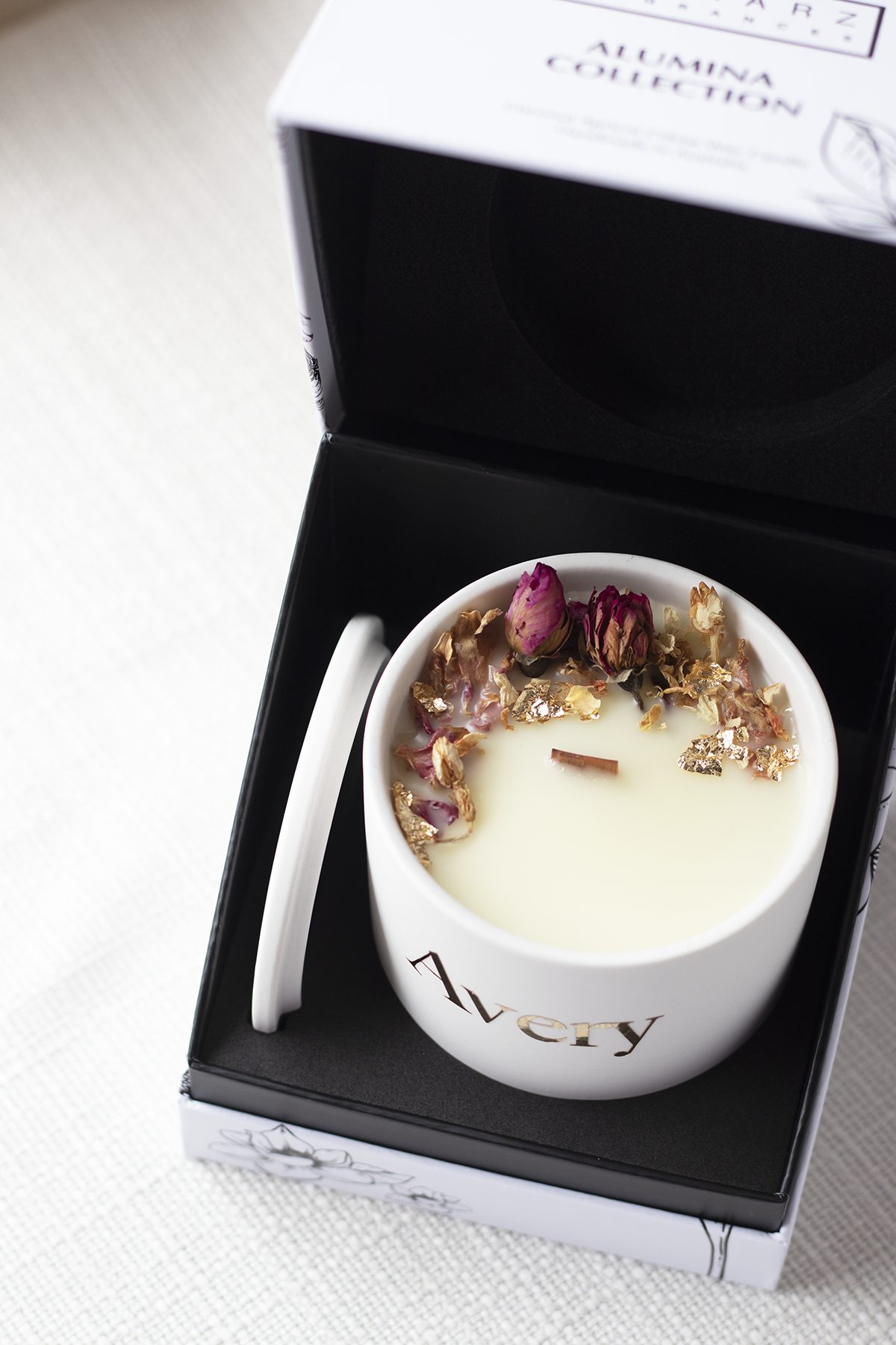 Personalised wood wick ceramic candles in white. Customise your wood wick candle with personalised names. Luxury scented candles. Luxury premium packaging boxes