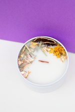 Load image into Gallery viewer, Lemongrass and Persian Lime sensory mini travel tin wood wick candle with dehydrated botanicals. Fresh, citrus, fruity and floral scented candle for gift or home decor or home fragrances
