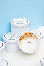 Load image into Gallery viewer, ‘Sensory Collection’ is our miniature wood wick candle range. Mini travel tin wood wick candle with dehydrated botanicals aesthetics. Fresh, fruity and floral scented candle for gift or home decor or home fragrances. White Rose and Bergamot candle
